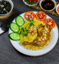 Cơm Gà Xối Mỡ Minh Châu