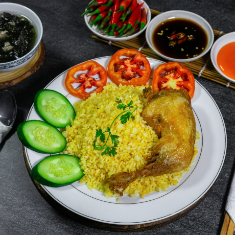 Cơm gà xối mỡ (đùi góc tư)